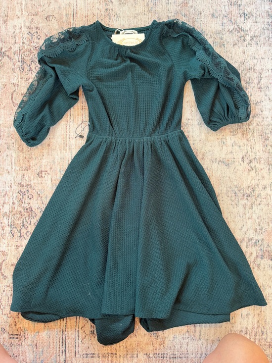 Joyfolie Other - Joyfolie Hunter green Lace-Shoulder Puff Sleeve Dress